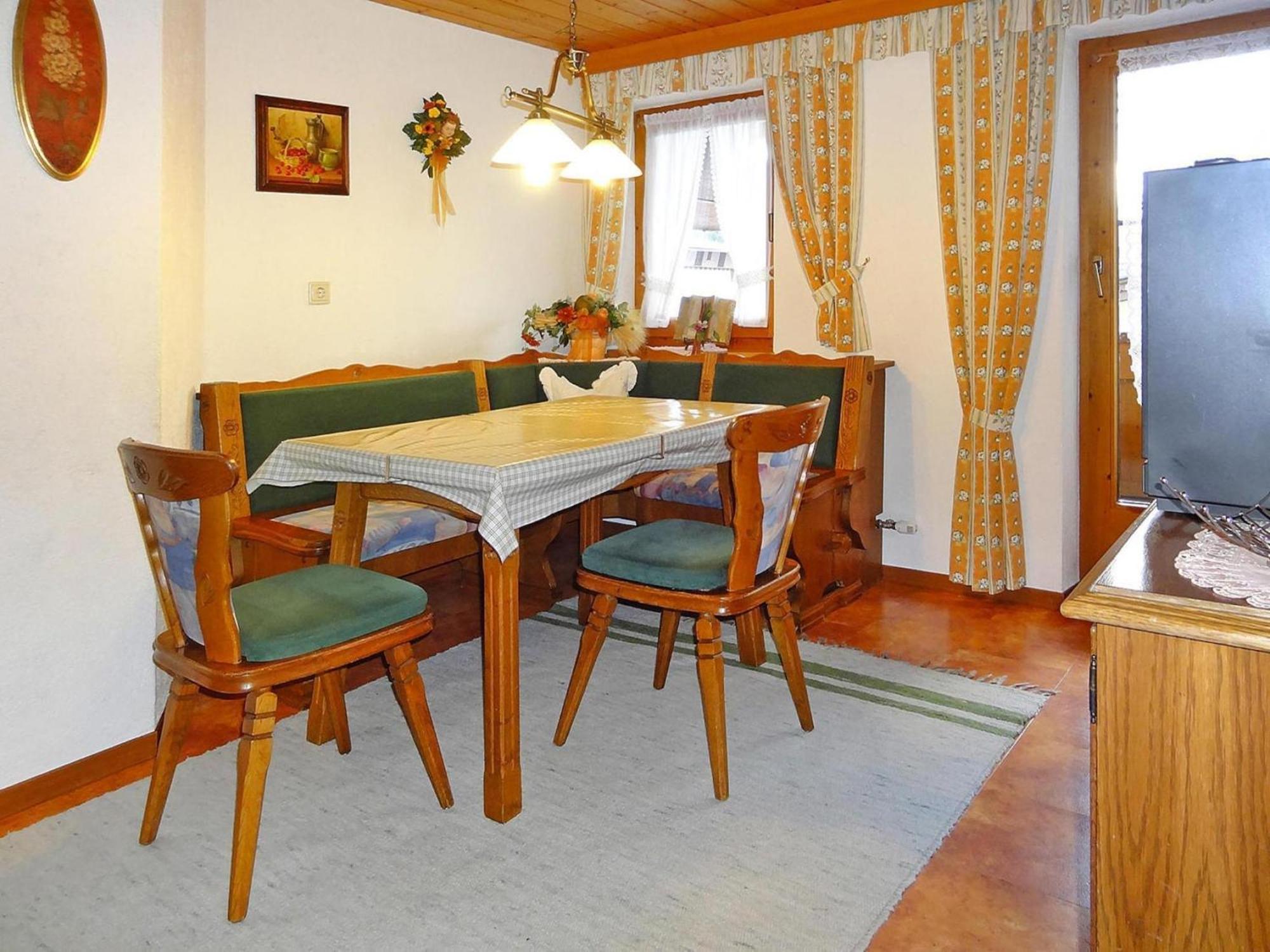 Apartment In F Gen With Parking Space Fügen Eksteriør bilde